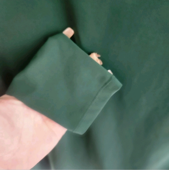 Michael Michael Kors Hunter Green Women's Blouse Size S Long Sleeved Gold Plate - Picture 4 of 5